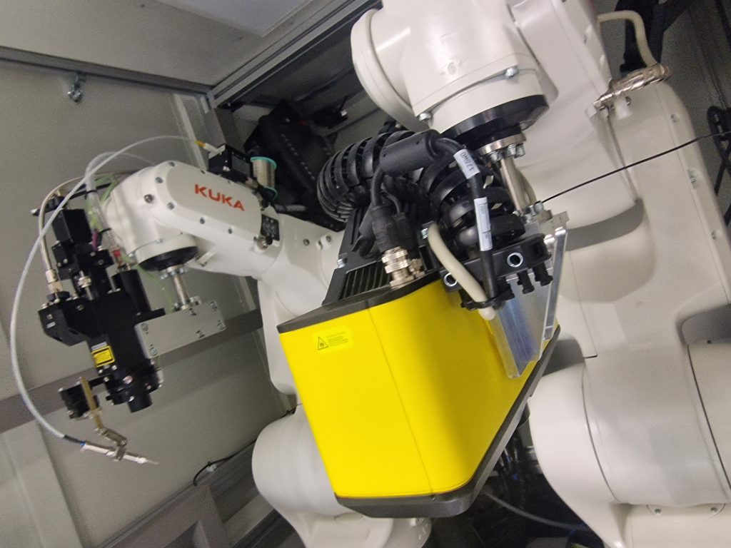 Robot de Soldadura de EIIT - A Controlar company